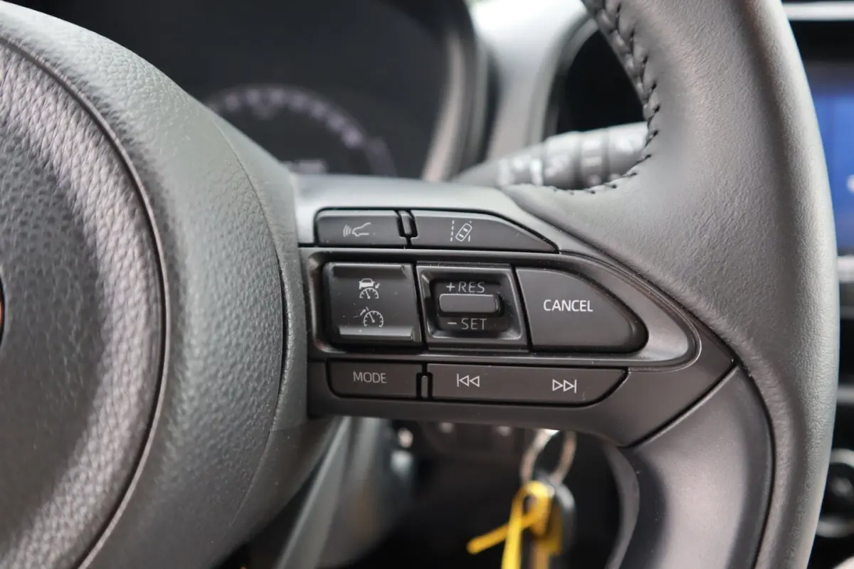 1.0 VVT-i MT Play Dealeronderhouden