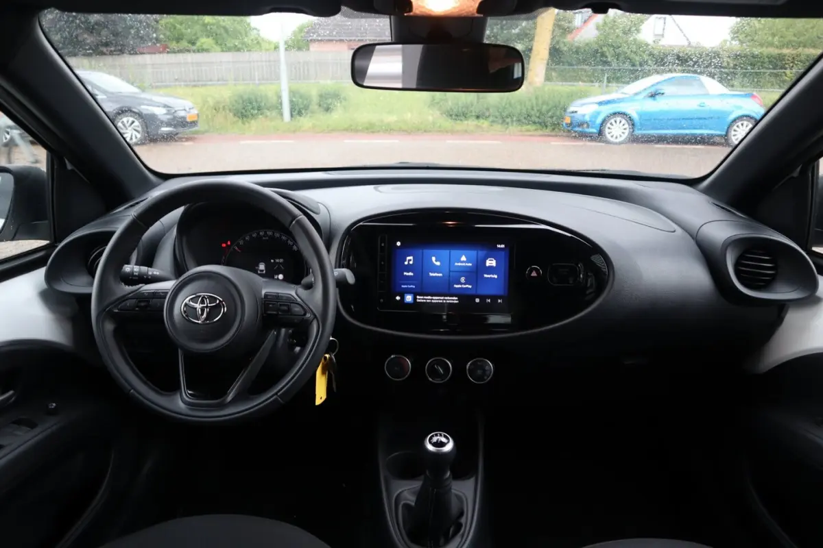 1.0 VVT-i MT Play Dealeronderhouden