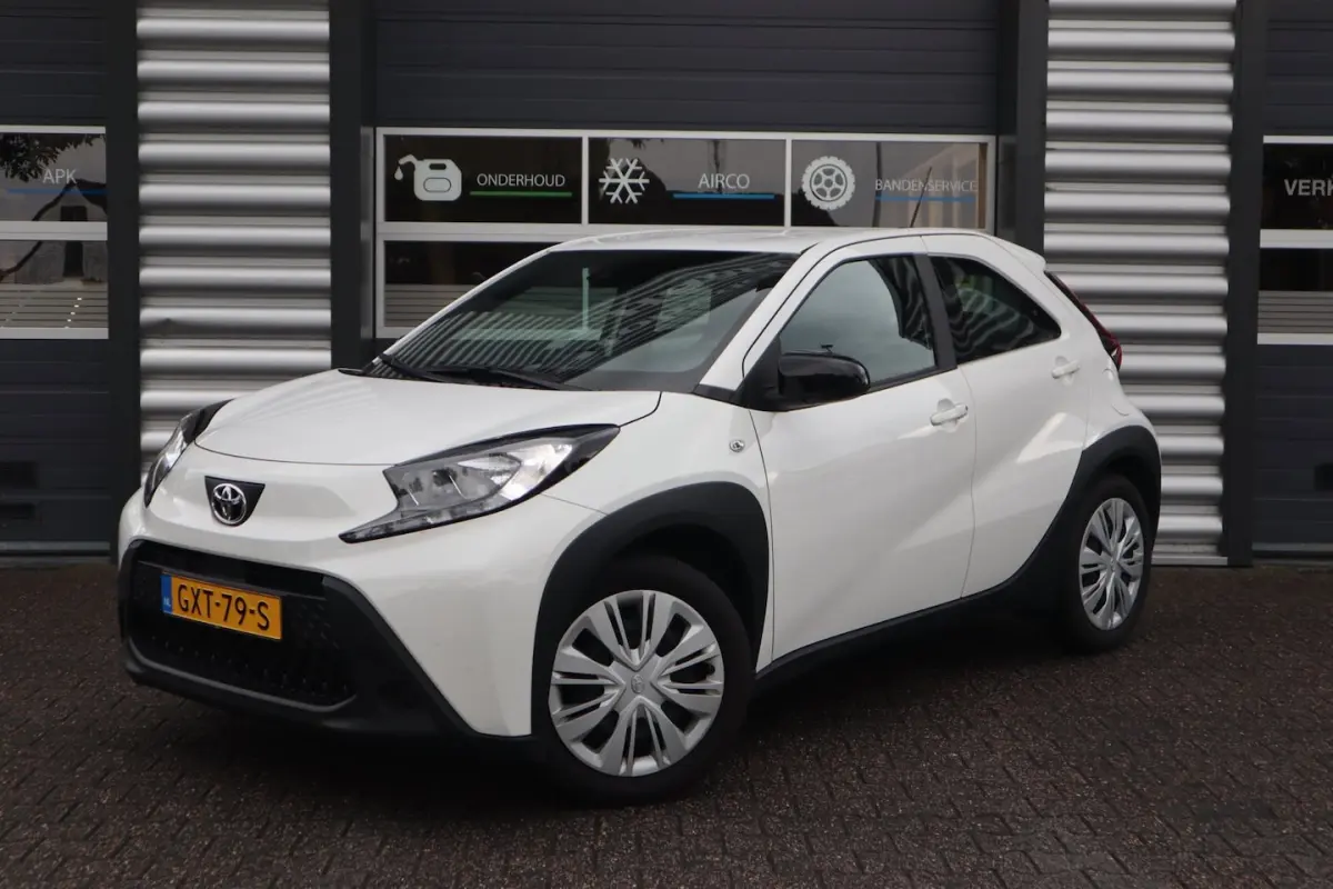 1.0 VVT-i MT Play Dealeronderhouden