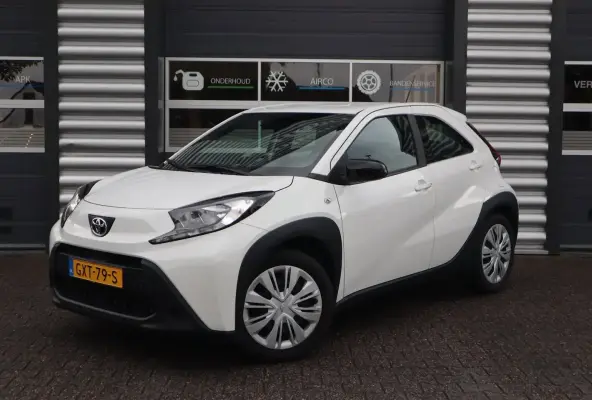 1.0 VVT-i MT Play Dealeronderhouden