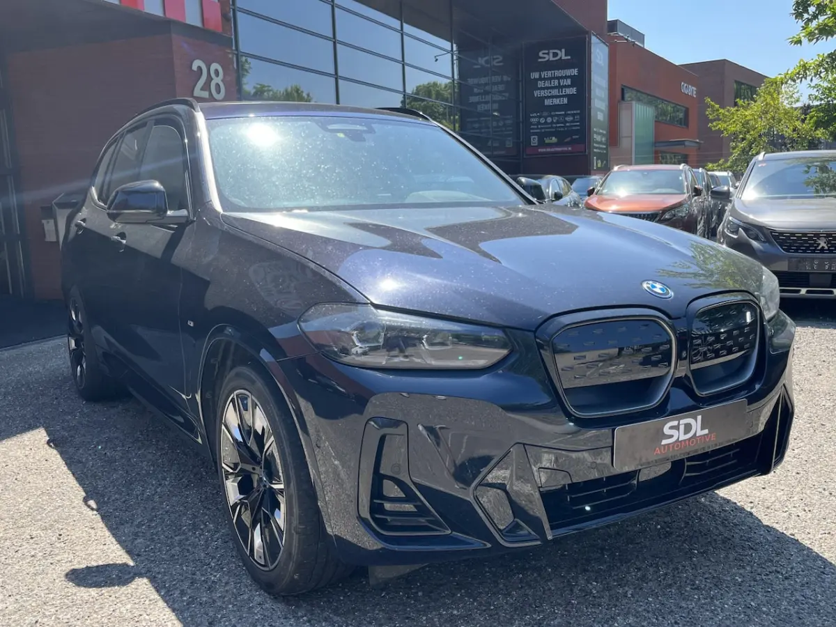 High Executive 80 kWh 100%SOH // SHADOW LINE PACK // M-PAKKET // NAVI // HARMAN KARDON AUD