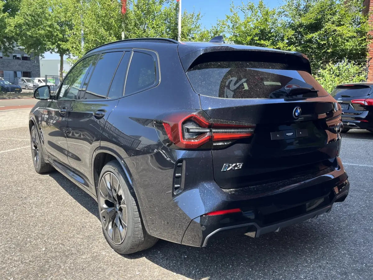High Executive 80 kWh 100%SOH // SHADOW LINE PACK // M-PAKKET // NAVI // HARMAN KARDON AUD