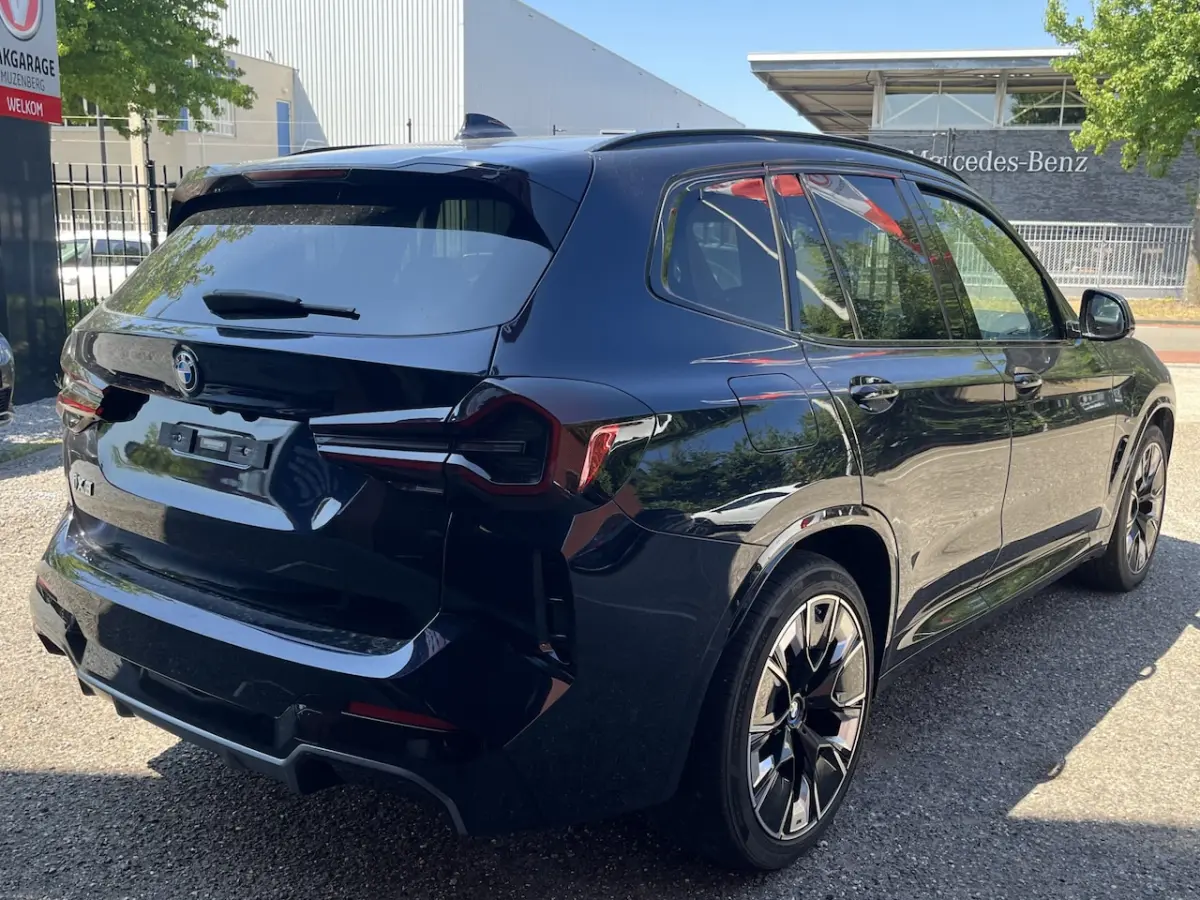 High Executive 80 kWh 100%SOH // SHADOW LINE PACK // M-PAKKET // NAVI // HARMAN KARDON AUD