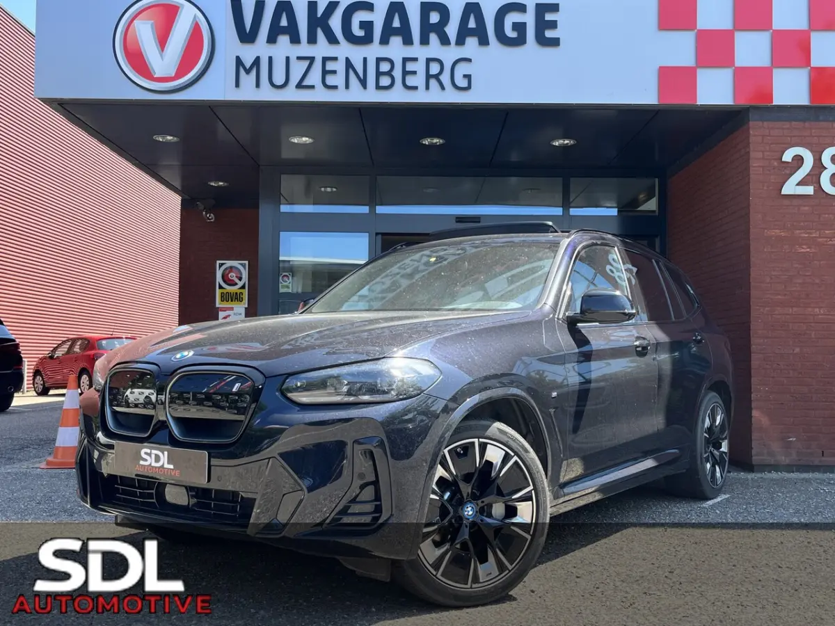 High Executive 80 kWh 100%SOH // SHADOW LINE PACK // M-PAKKET // NAVI // HARMAN KARDON AUD