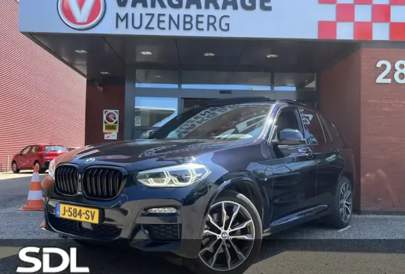 xDrive20i High Executive // NAVI // CAMERA // TREKHAAK // PANO -SCHUIF KANTELDAK // M-PAKK