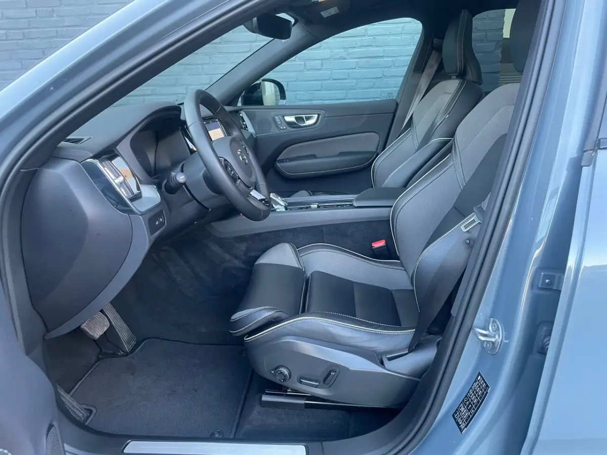 2.0 T6 Plug-in hybrid AWD Ultimate dark heico pano stoelverwarming 22 inch
