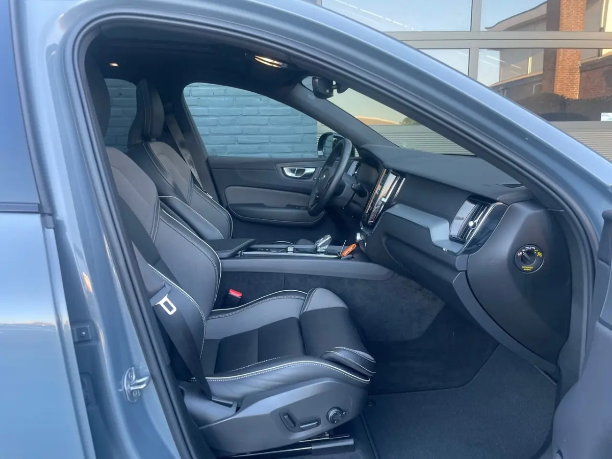 2.0 T6 Plug-in hybrid AWD Ultimate dark heico pano stoelverwarming 22 inch