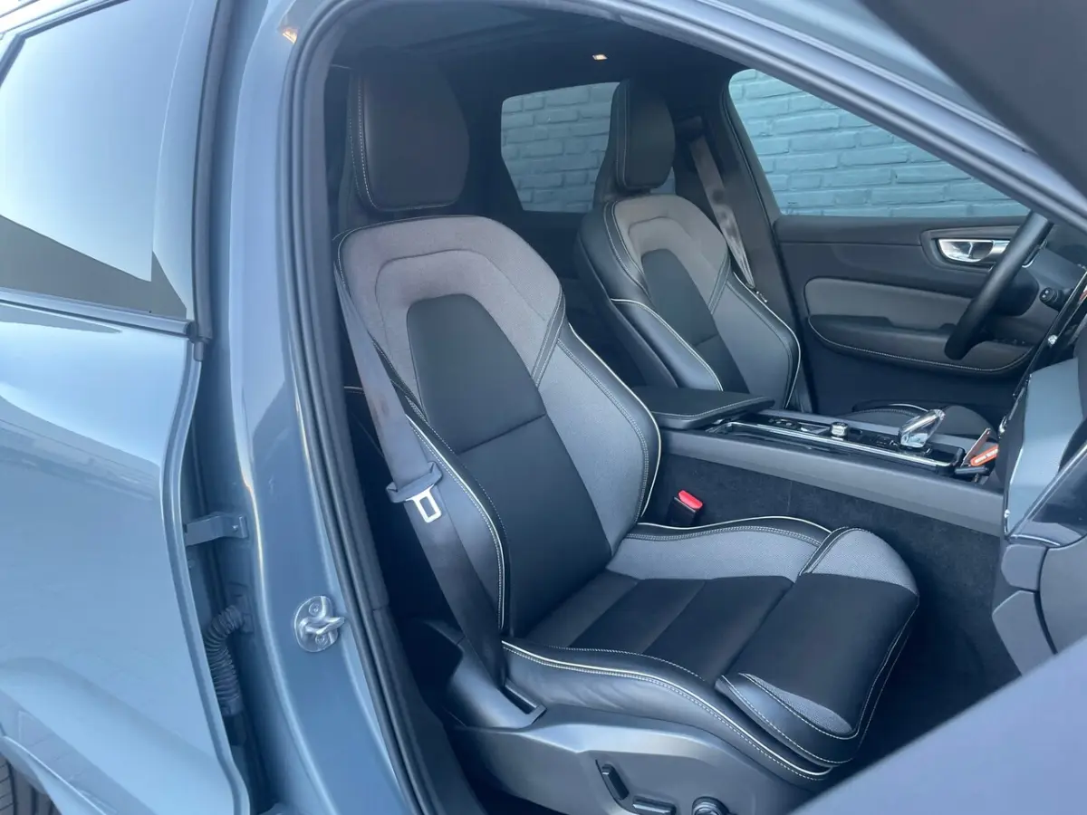 2.0 T6 Plug-in hybrid AWD Ultimate dark heico pano stoelverwarming 22 inch