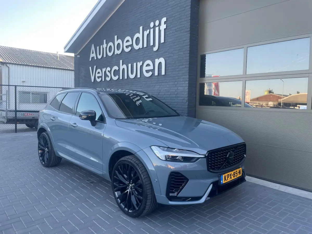 2.0 T6 Plug-in hybrid AWD Ultimate dark heico pano stoelverwarming 22 inch