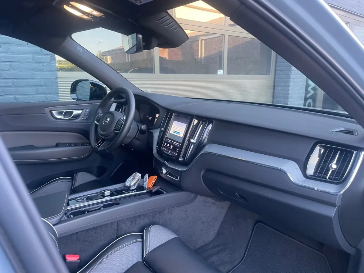 2.0 T6 Plug-in hybrid AWD Ultimate dark heico pano stoelverwarming 22 inch
