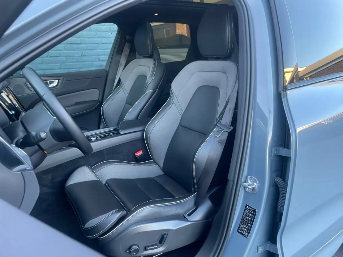 2.0 T6 Plug-in hybrid AWD Ultimate dark heico pano stoelverwarming 22 inch