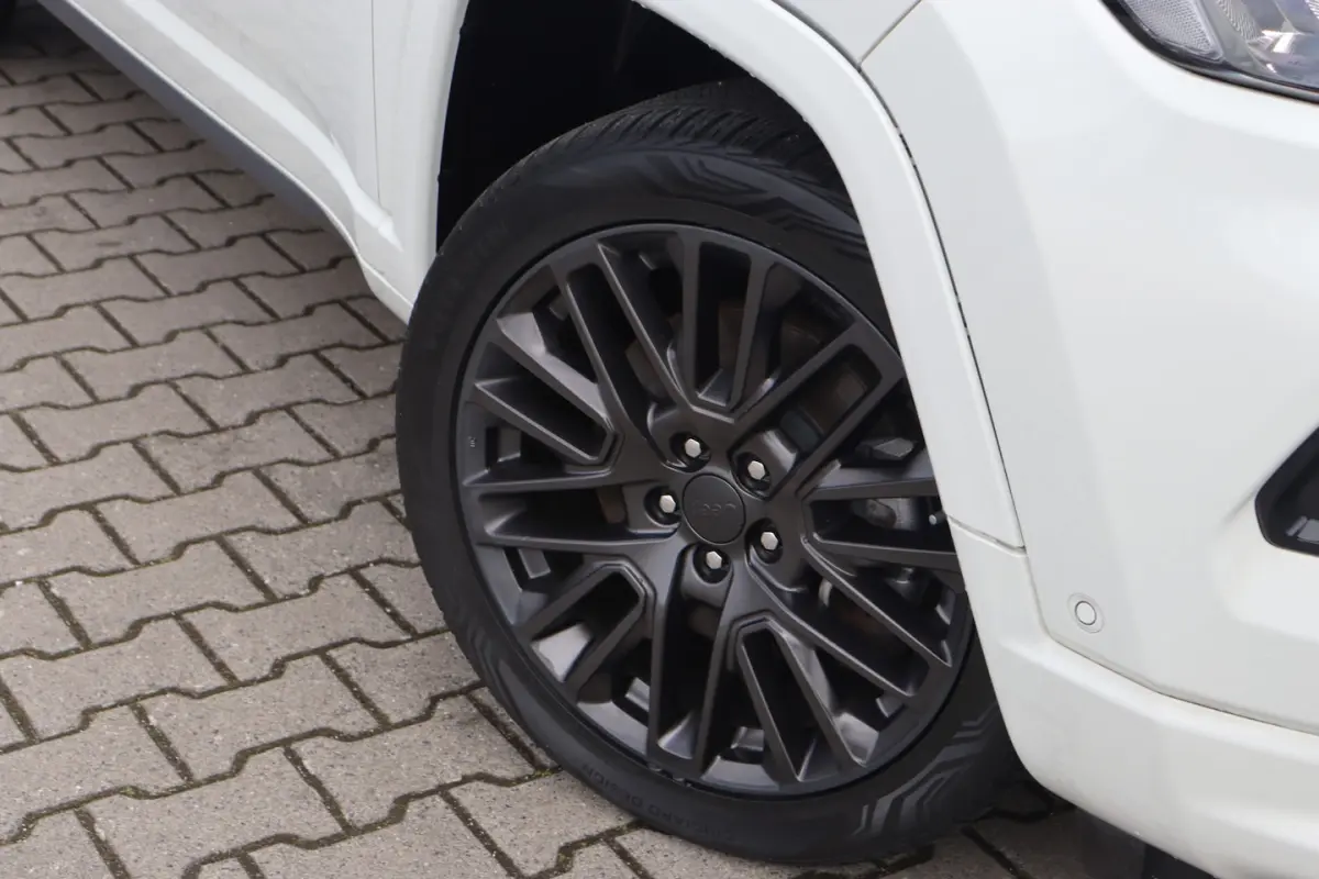 4xe 240 Plug-in Hybrid Electric S | ACC | Camera | Leder |