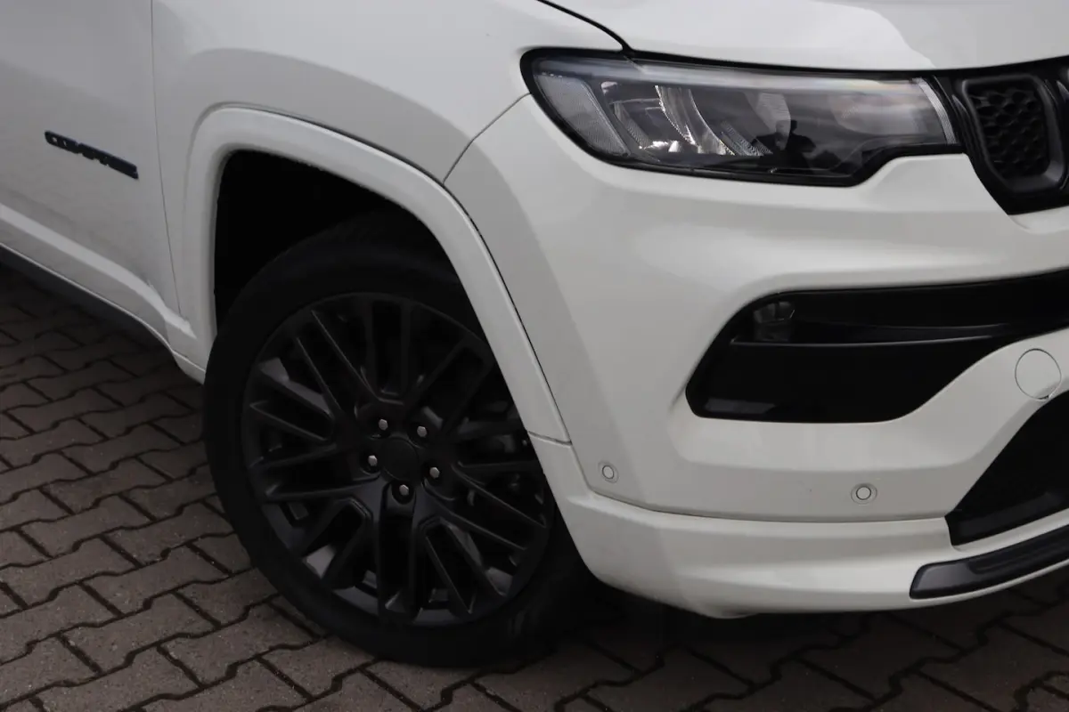 4xe 240 Plug-in Hybrid Electric S | ACC | Camera | Leder |