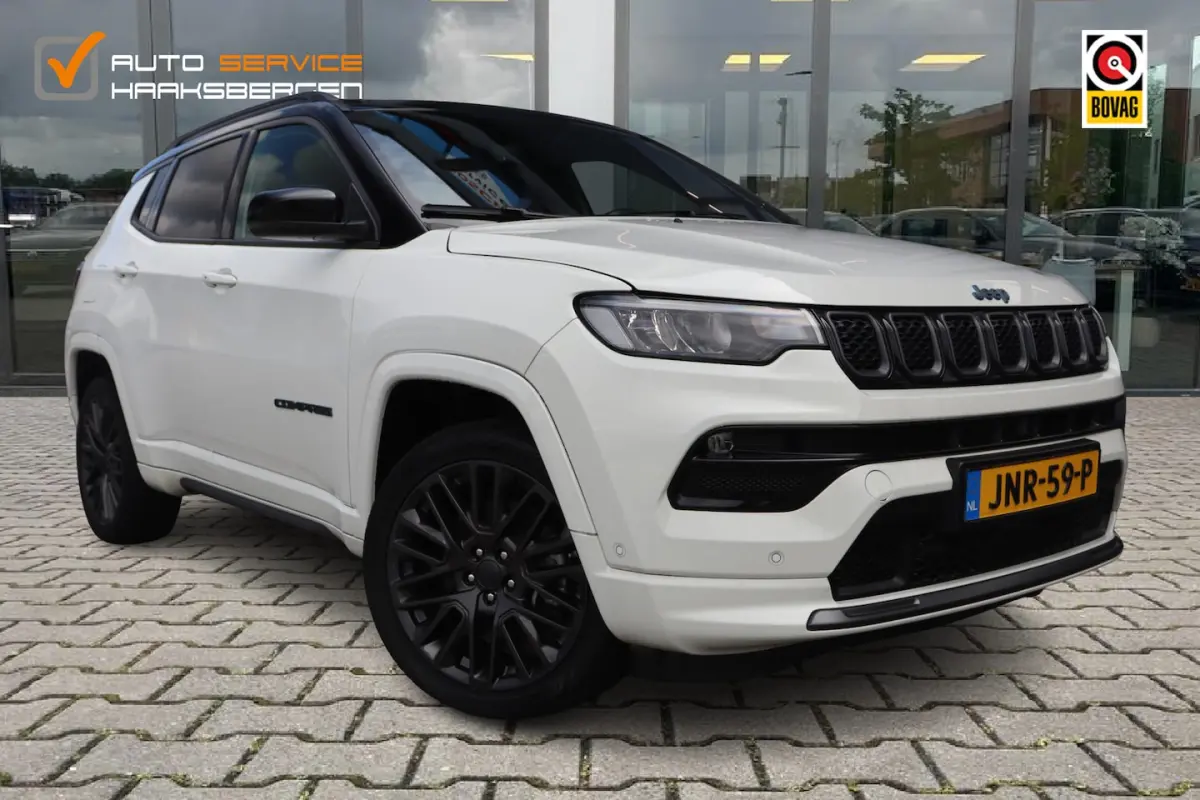4xe 240 Plug-in Hybrid Electric S | ACC | Camera | Leder |