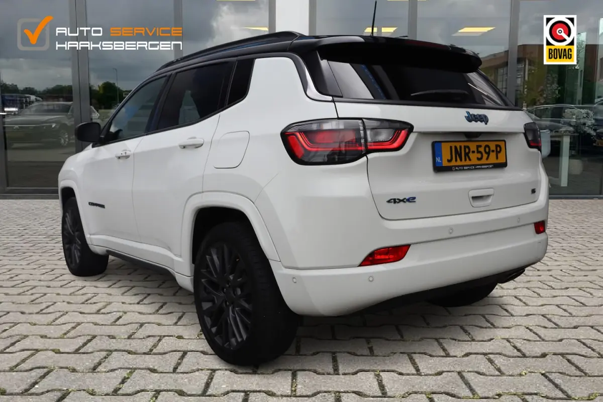 4xe 240 Plug-in Hybrid Electric S | ACC | Camera | Leder |
