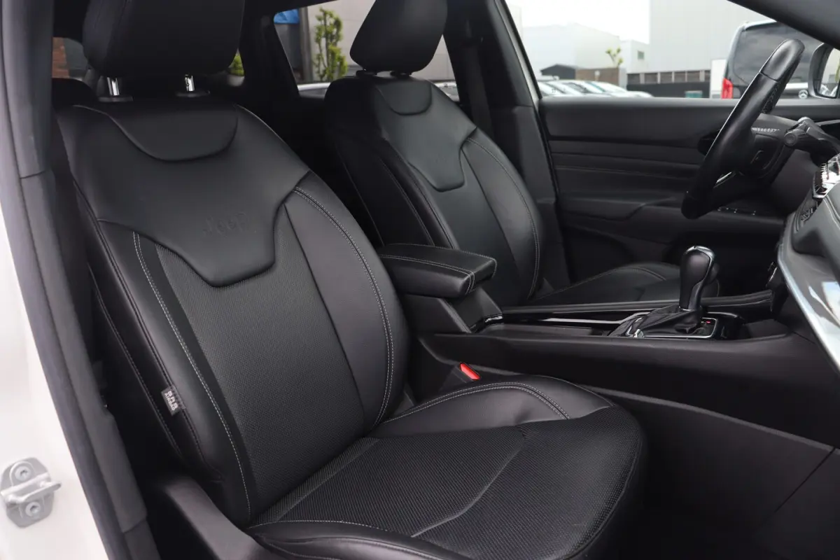 4xe 240 Plug-in Hybrid Electric S | ACC | Camera | Leder |