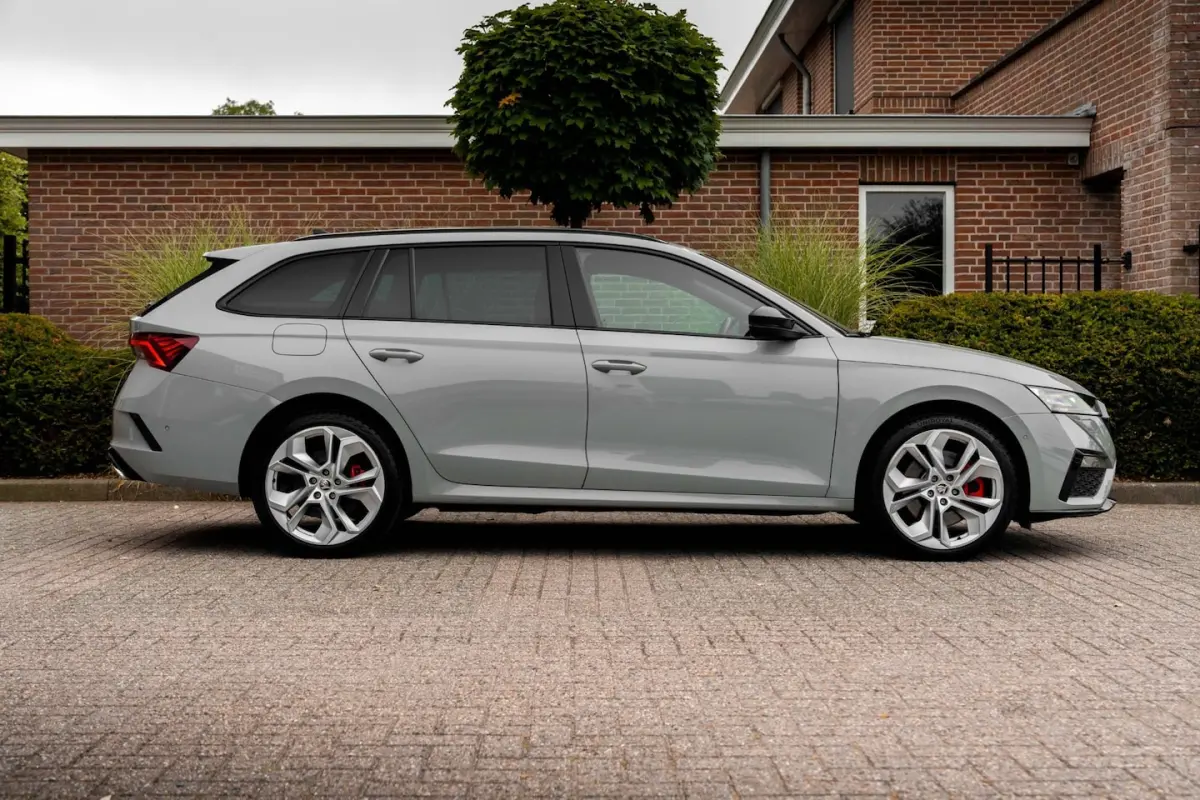 1.4 TSI RS iV PHEV Business 245 PK ACC Keyless Elek.Klep Canton Camera 19''
