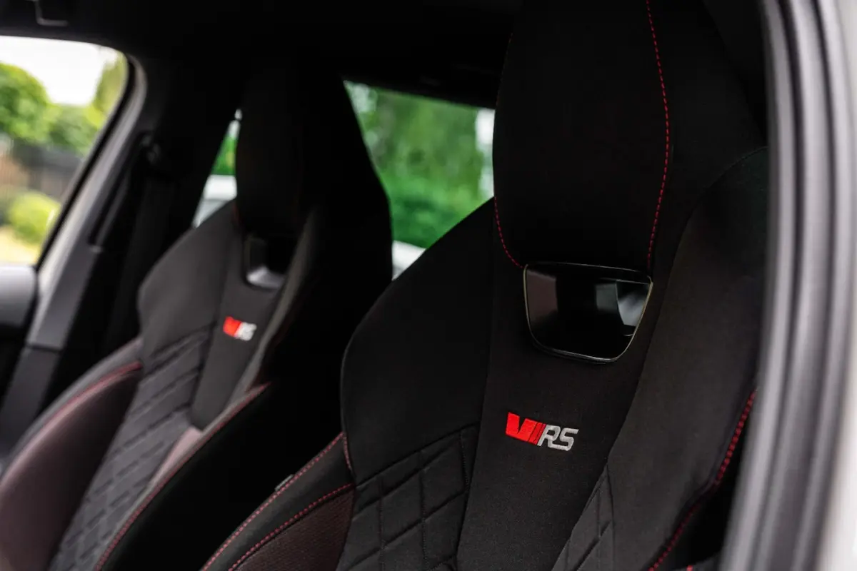 1.4 TSI RS iV PHEV Business 245 PK ACC Keyless Elek.Klep Canton Camera 19''