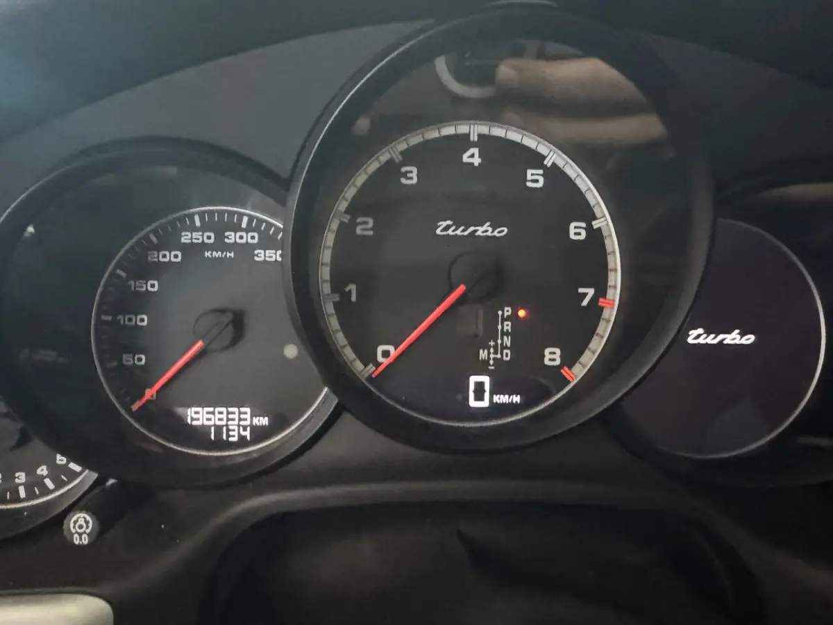 4.8 Turbo Sportchrono|Bose|Leder