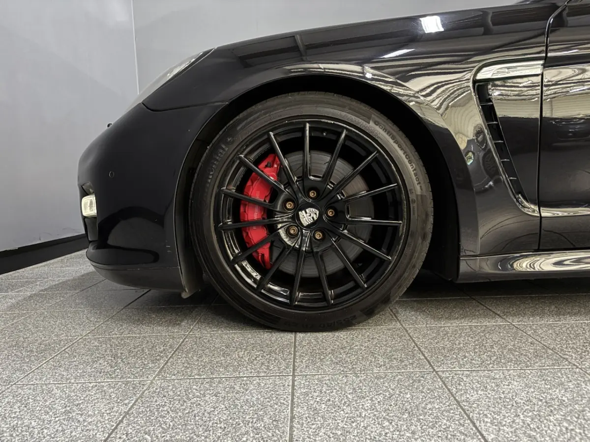 4.8 Turbo Sportchrono|Bose|Leder