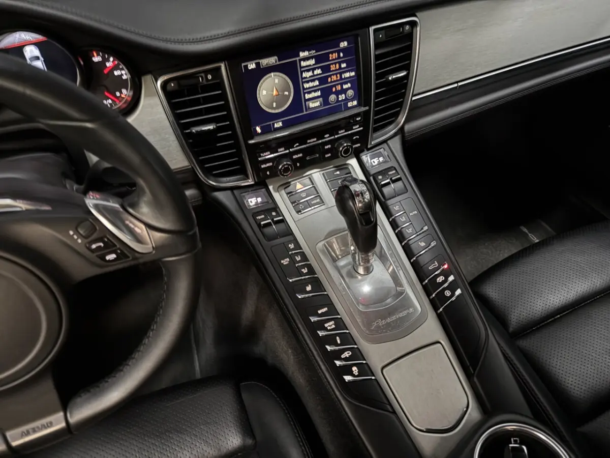 4.8 Turbo Sportchrono|Bose|Leder