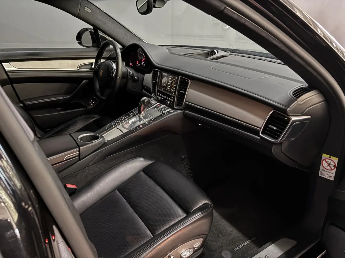 4.8 Turbo Sportchrono|Bose|Leder