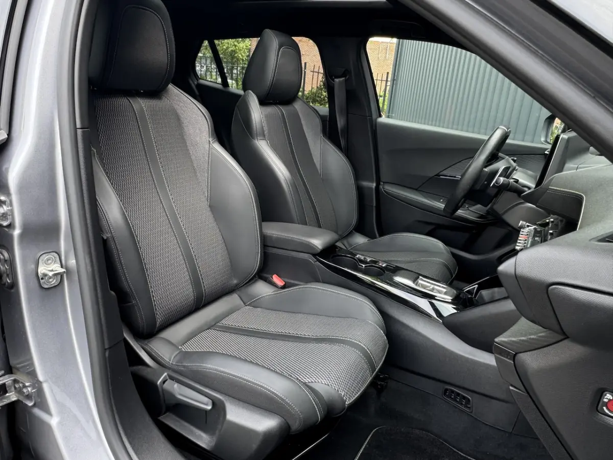 1.2 Hybrid 145 GT Panoramadak, Carplay