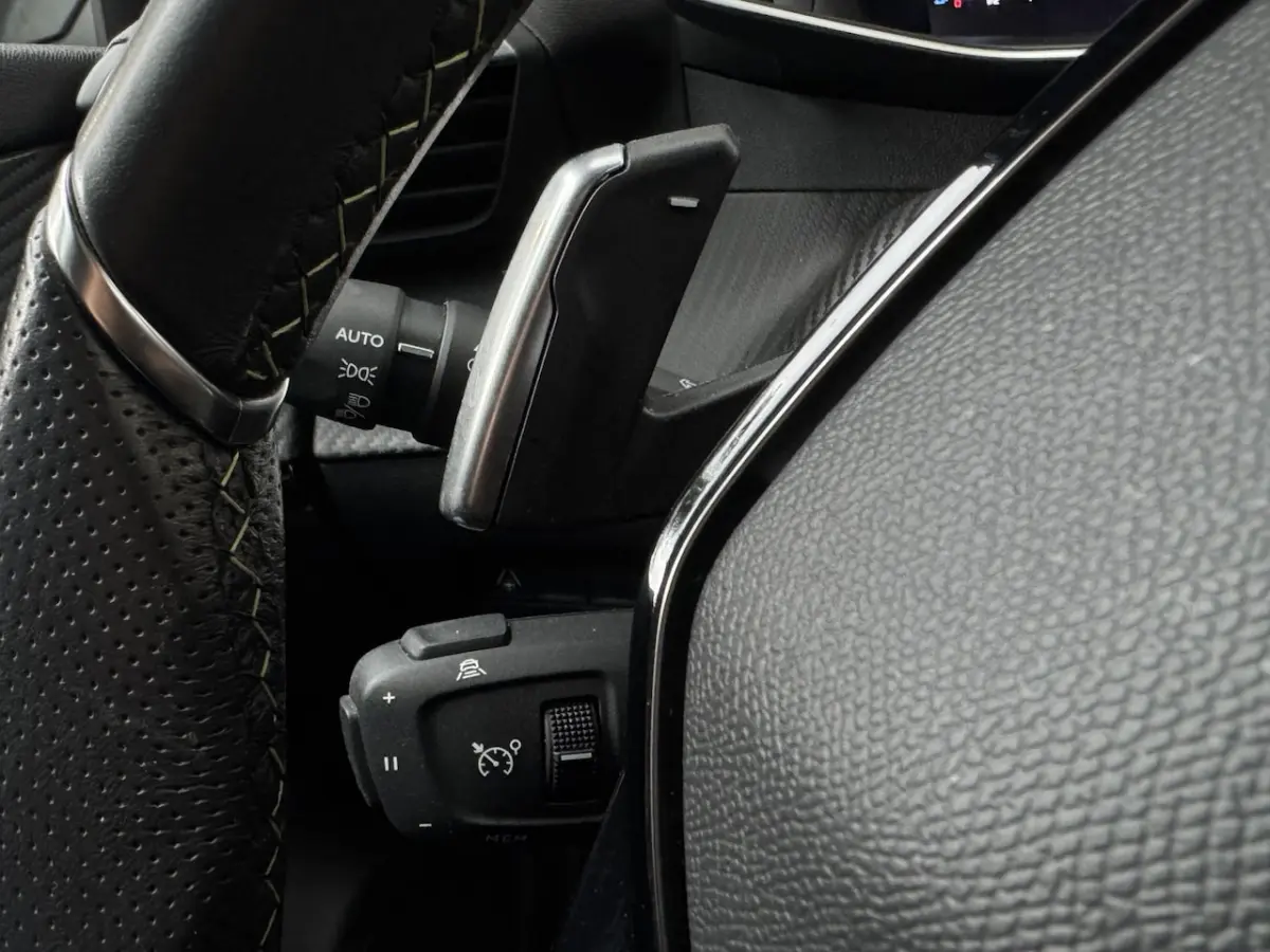 1.2 Hybrid 145 GT Panoramadak, Carplay