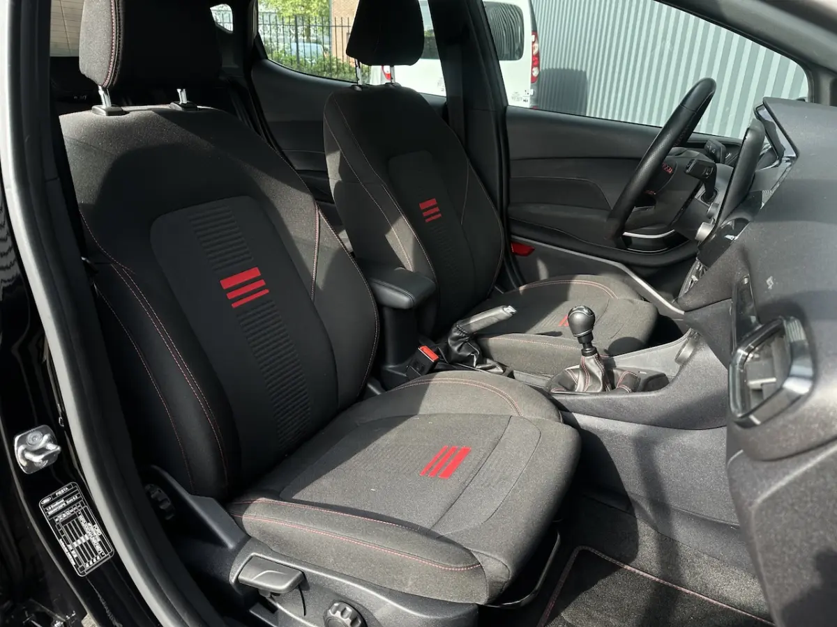 1.0 EcoBoost 125 pk Hybrid ST-Line X Trekhaak, ACC, Vol opties