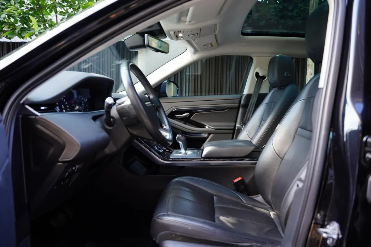 P200 AWD HSE Panoramadak
