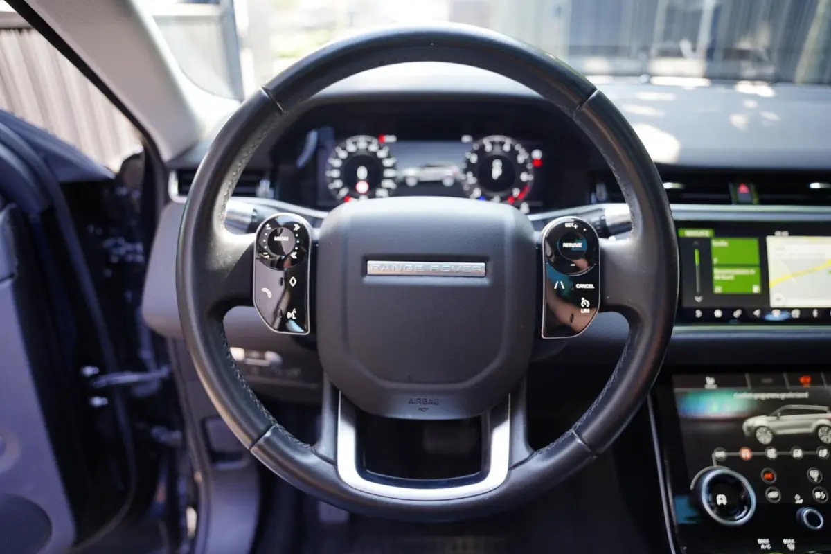 P200 AWD HSE Panoramadak