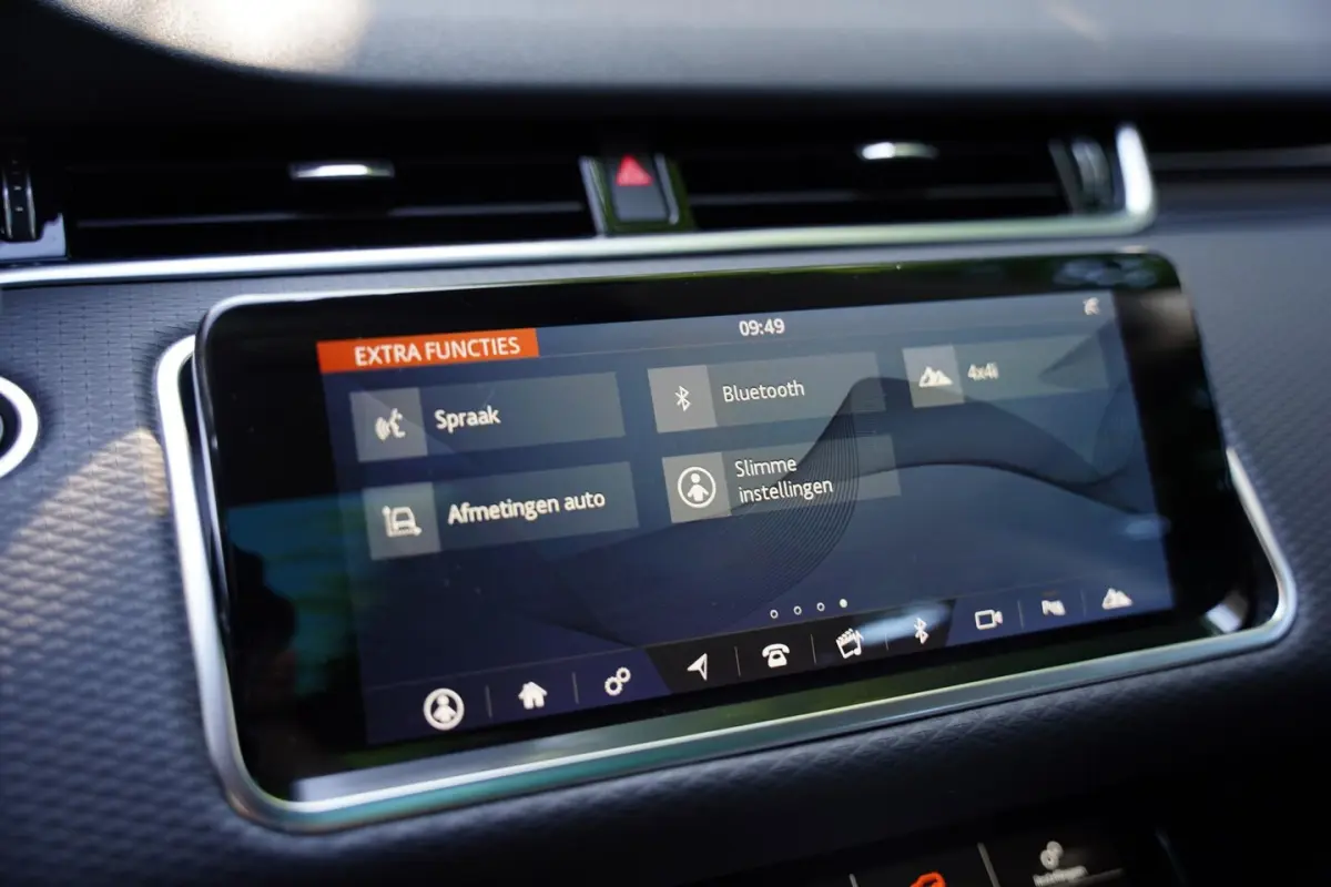 P200 AWD HSE Panoramadak
