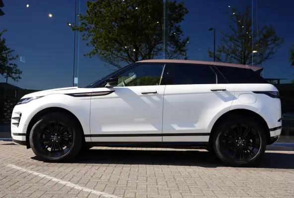 P 270 E AWD Autobiography GERESERVEERD