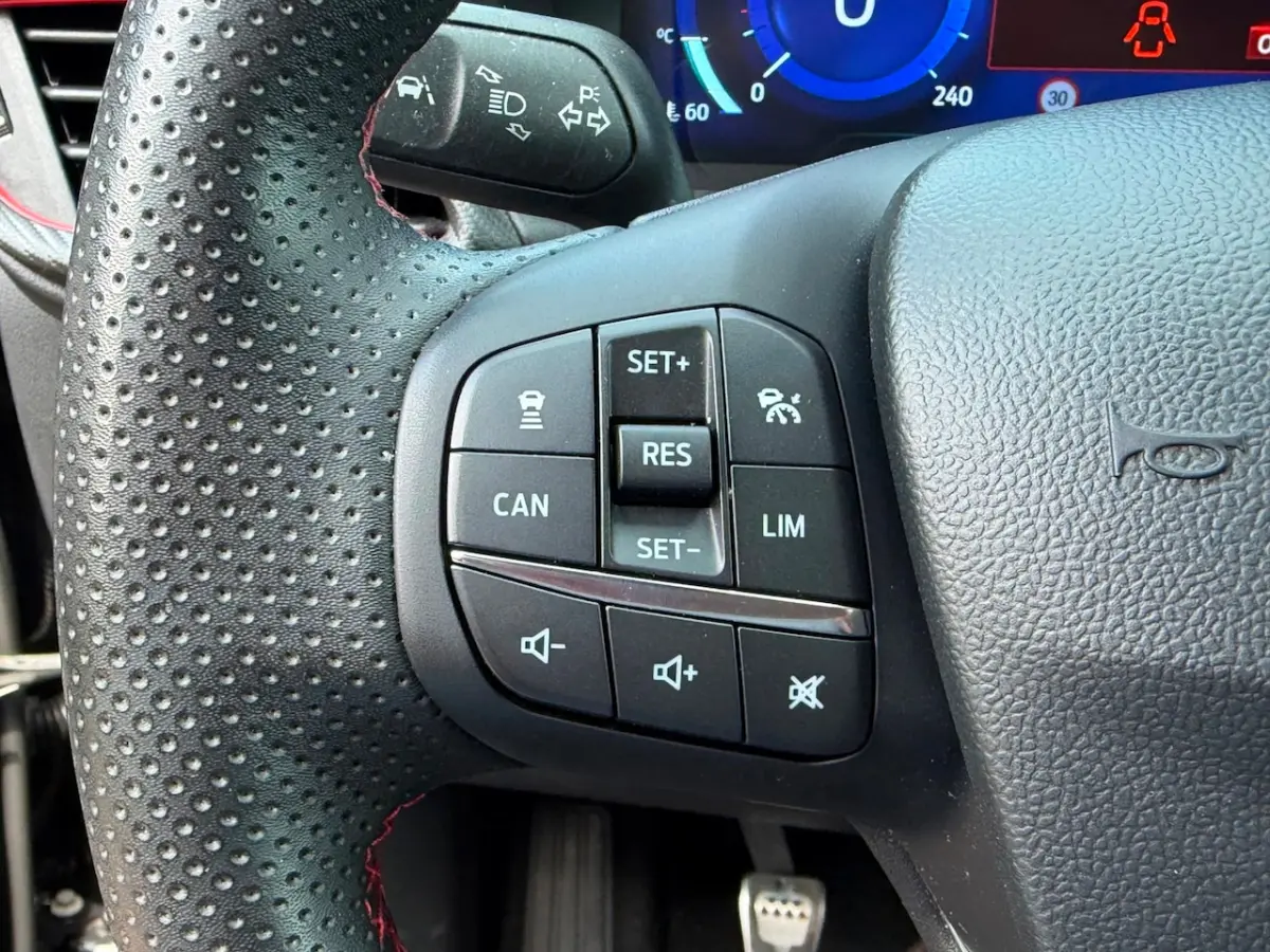 1.0 EcoBoost Hybrid ST-Line X B&O Led