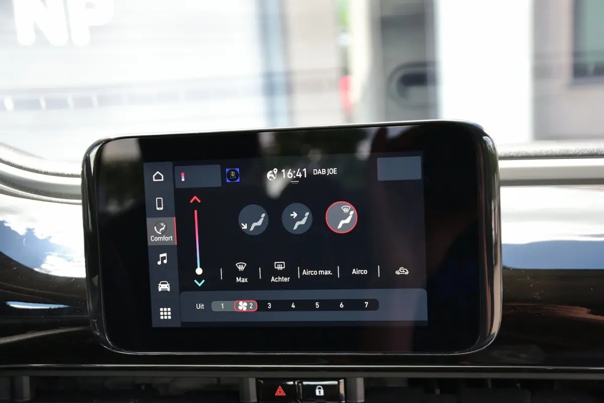 Action 24 kWh | Carplay | Draadloze telefoonlader | SOH 95% | BTW