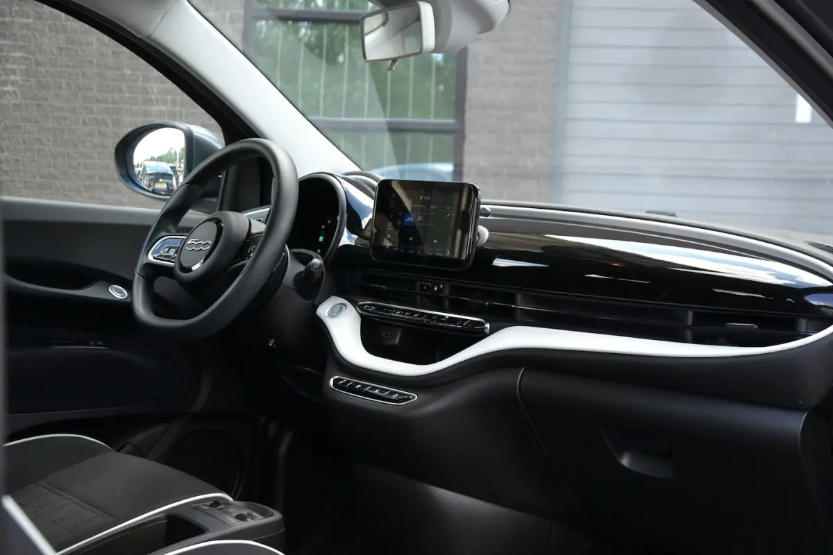 Action 24 kWh | Carplay | Draadloze telefoonlader | SOH 95% | BTW