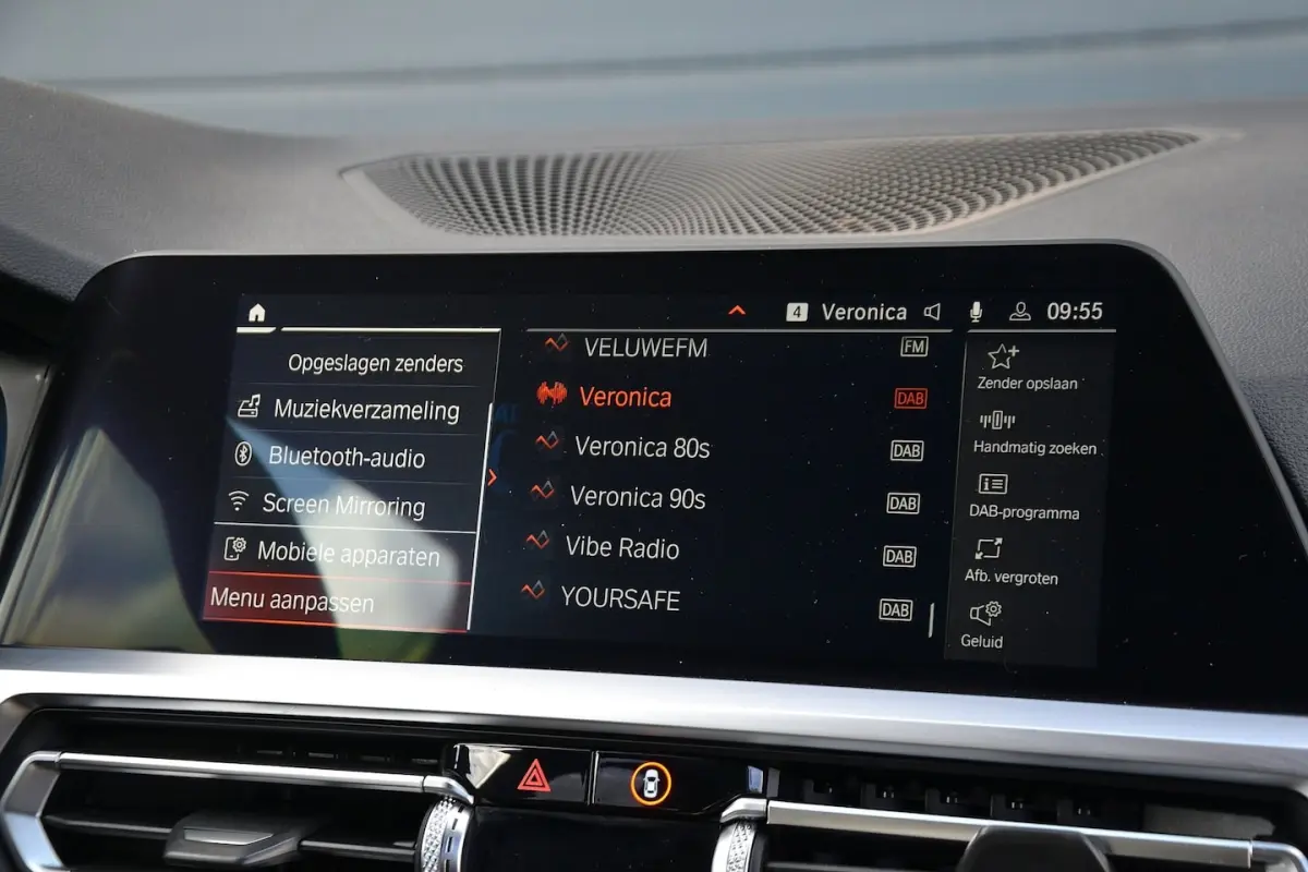 318i M-Sport Automaat | Shadow Line | Achteruitrijcamera | HiFi Audio