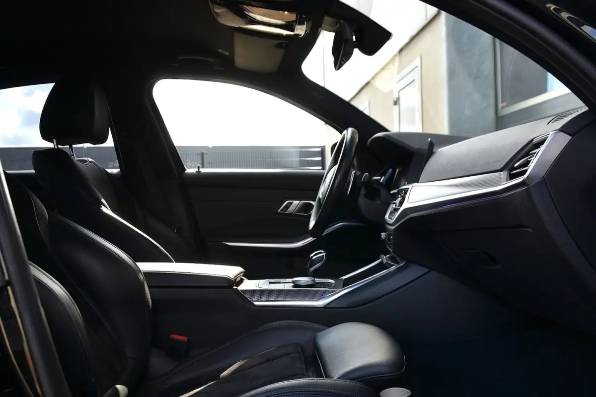 318i M-Sport Automaat | Shadow Line | Achteruitrijcamera | HiFi Audio