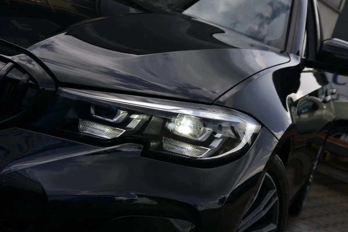 318i M-Sport Automaat | Shadow Line | Achteruitrijcamera | HiFi Audio