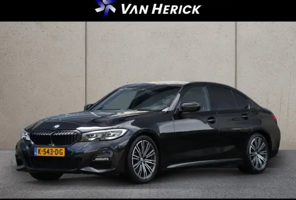 318i M-Sport Automaat | Shadow Line | Achteruitrijcamera | HiFi Audio