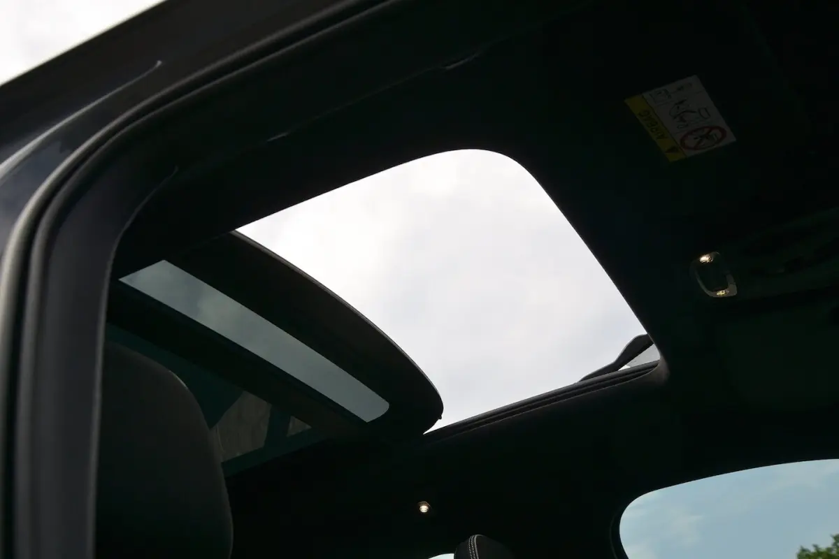 1.5 T4 Recharge R-Design | Panoramadak | Winterpakket | Achteruitrijcamera
