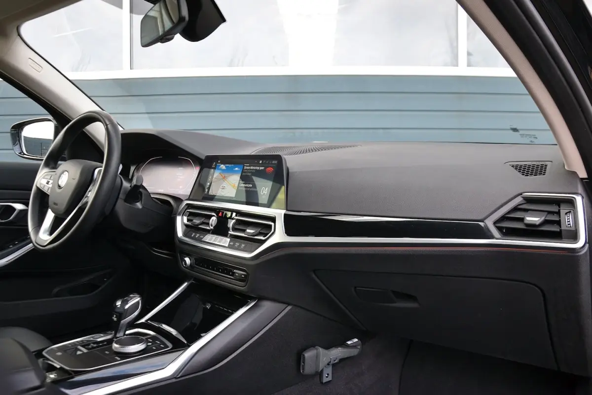 318i Sportline Automaat | Navigatie | Sportstoelen | Live Cockpit