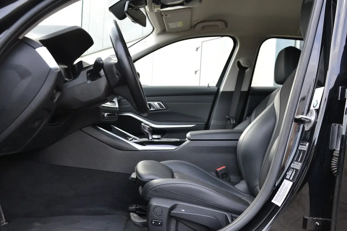 318i Sportline Automaat | Navigatie | Sportstoelen | Live Cockpit