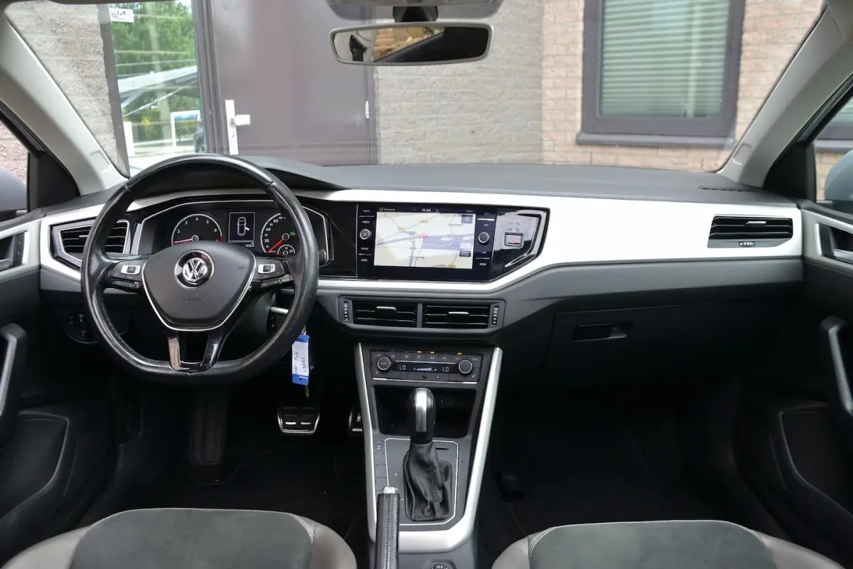 1.0 TSI Highline Business R-Line Automaat | Panoramadak | Navigatie | LED Koplampen