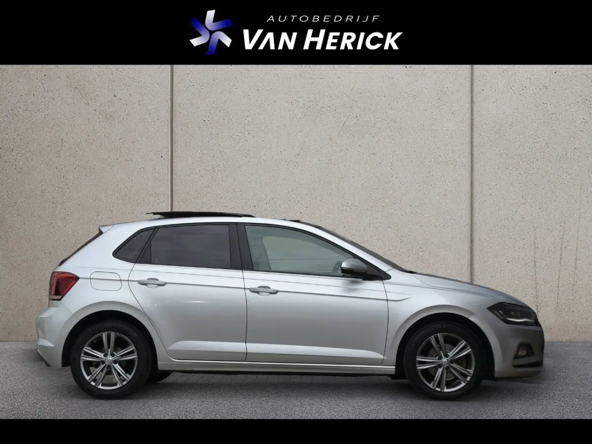 1.0 TSI Highline Business R-Line Automaat | Panoramadak | Navigatie | LED Koplampen