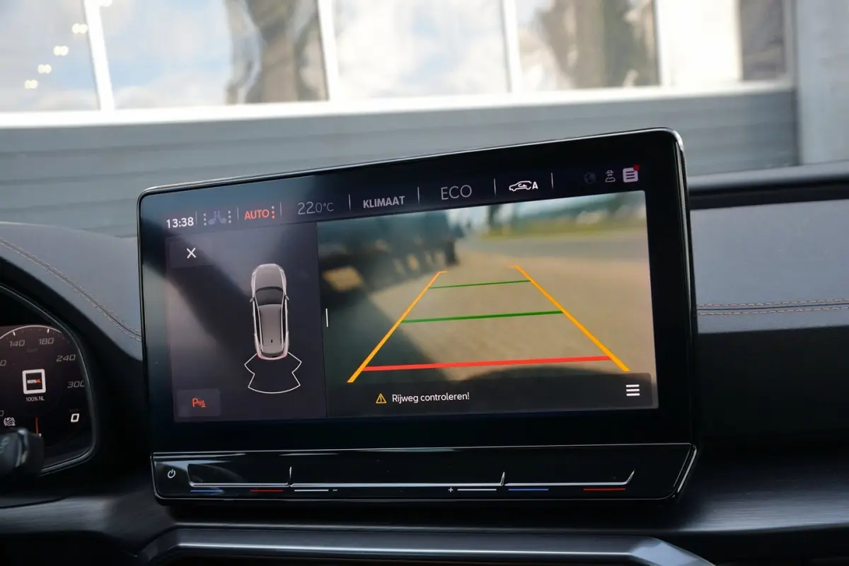 1.4 e-Hybrid Adrenaline | Achteruitrijcamera | Stoelverwarming | Sfeerverlichting | Navi