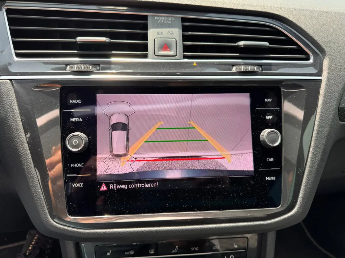 2.0 TDI R-Line Business+ PANORAMA NAVI CLIMACAR PLAY enz