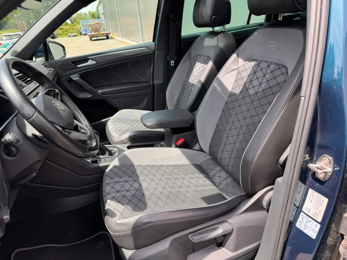 2.0 TDI R-Line Business+ PANORAMA NAVI CLIMACAR PLAY enz