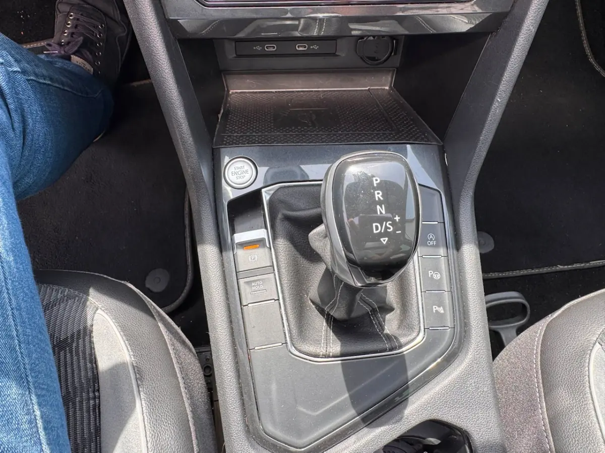 2.0 TDI R-Line Business+ PANORAMA NAVI CLIMACAR PLAY enz