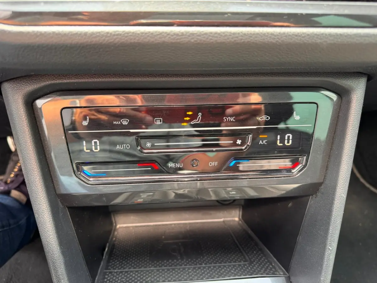 2.0 TDI R-Line Business+ PANORAMA NAVI CLIMACAR PLAY enz